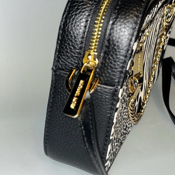 Michael Kors Jet Set Leather Cross Body Bag - Picture 4 of 11